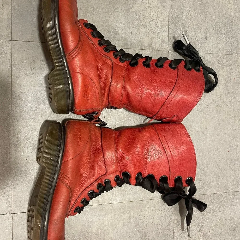 Dr Martens 'Triumph' 1914 size 6 combat boots - Picture 4 of 9